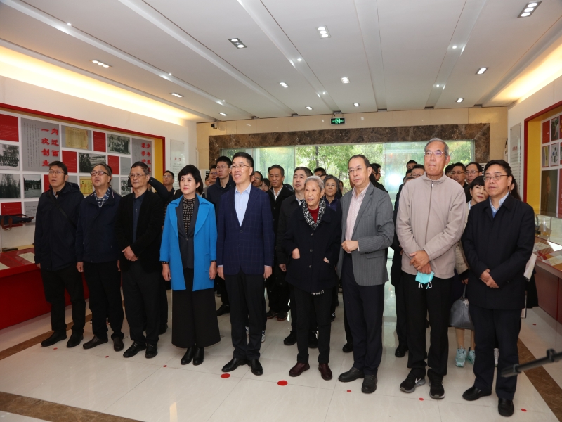 RupU_1699879960680071632.jpg 4.jpg