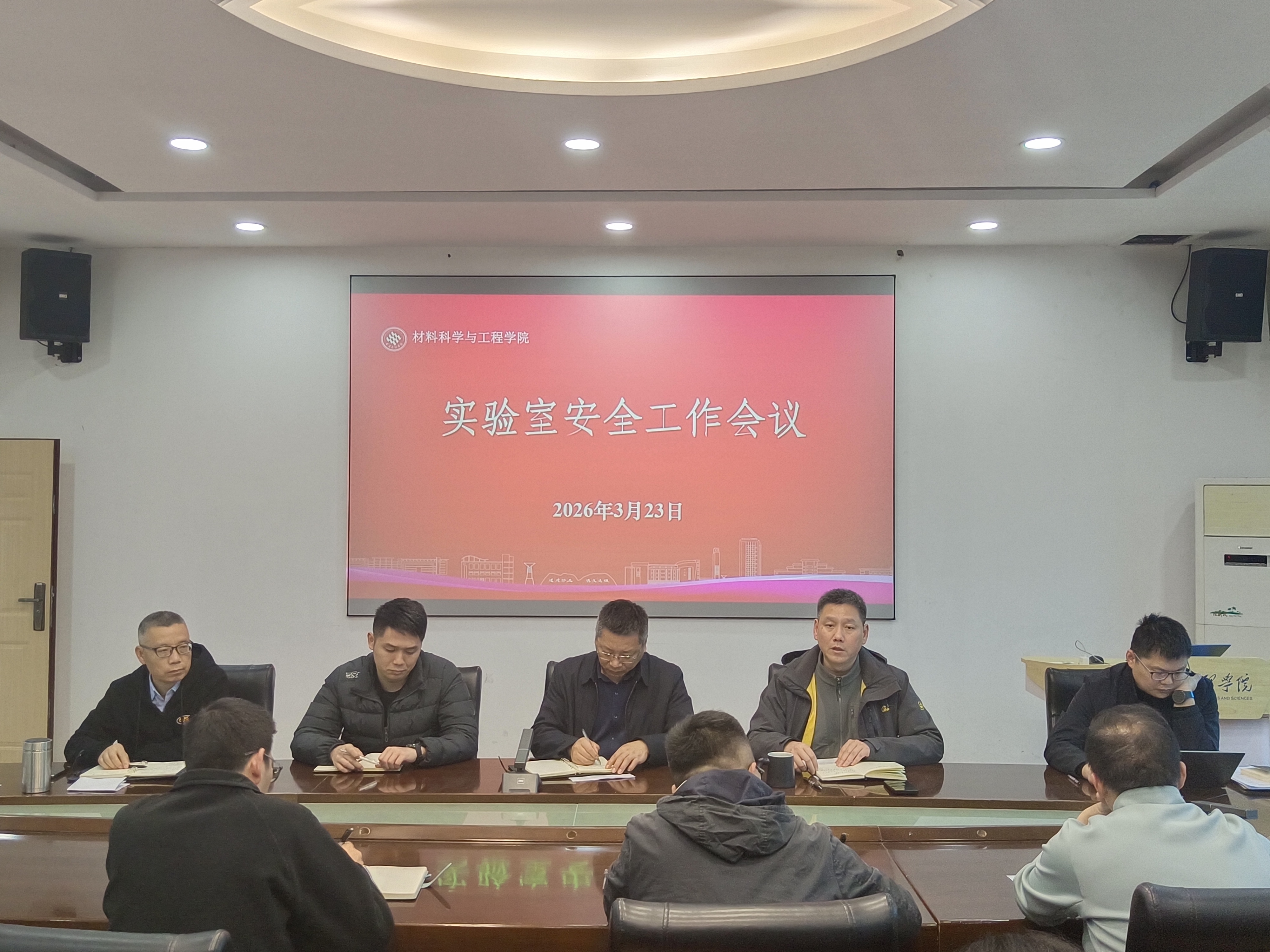 gReJ_1774483201289096755.jpg ukRO_1774360118276030514.jpg