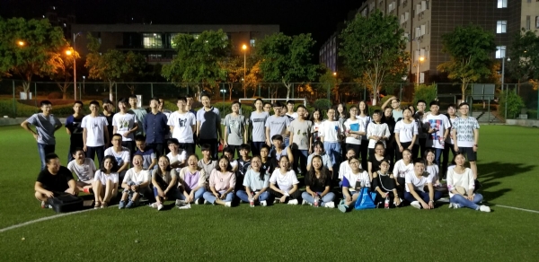 1529393009961043346.jpg 同学们集体合影留念.jpg