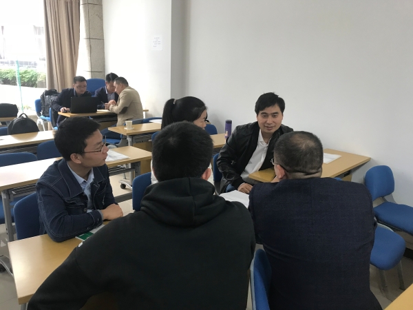 1542788218356011046.jpg 指导教师交流会.jpg