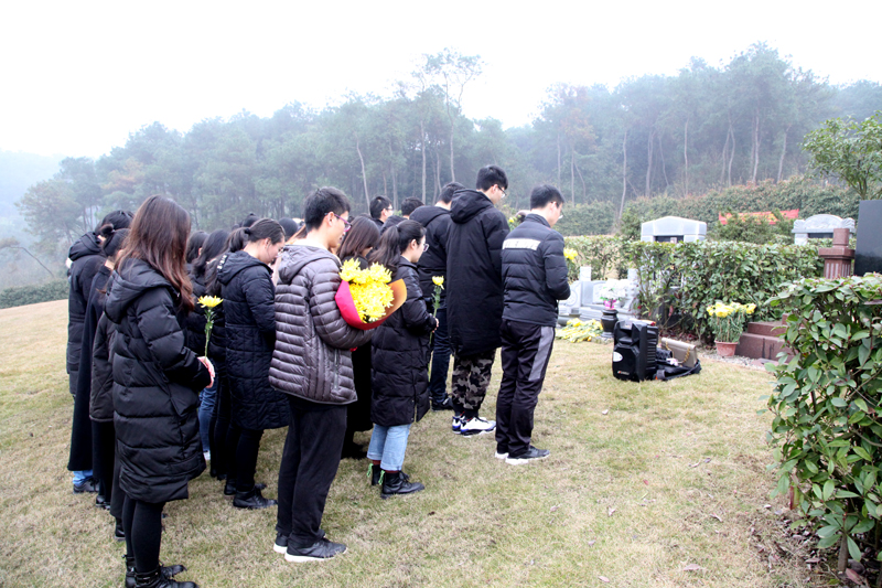 1578046295009069219.jpg 20200101zsh.jpg